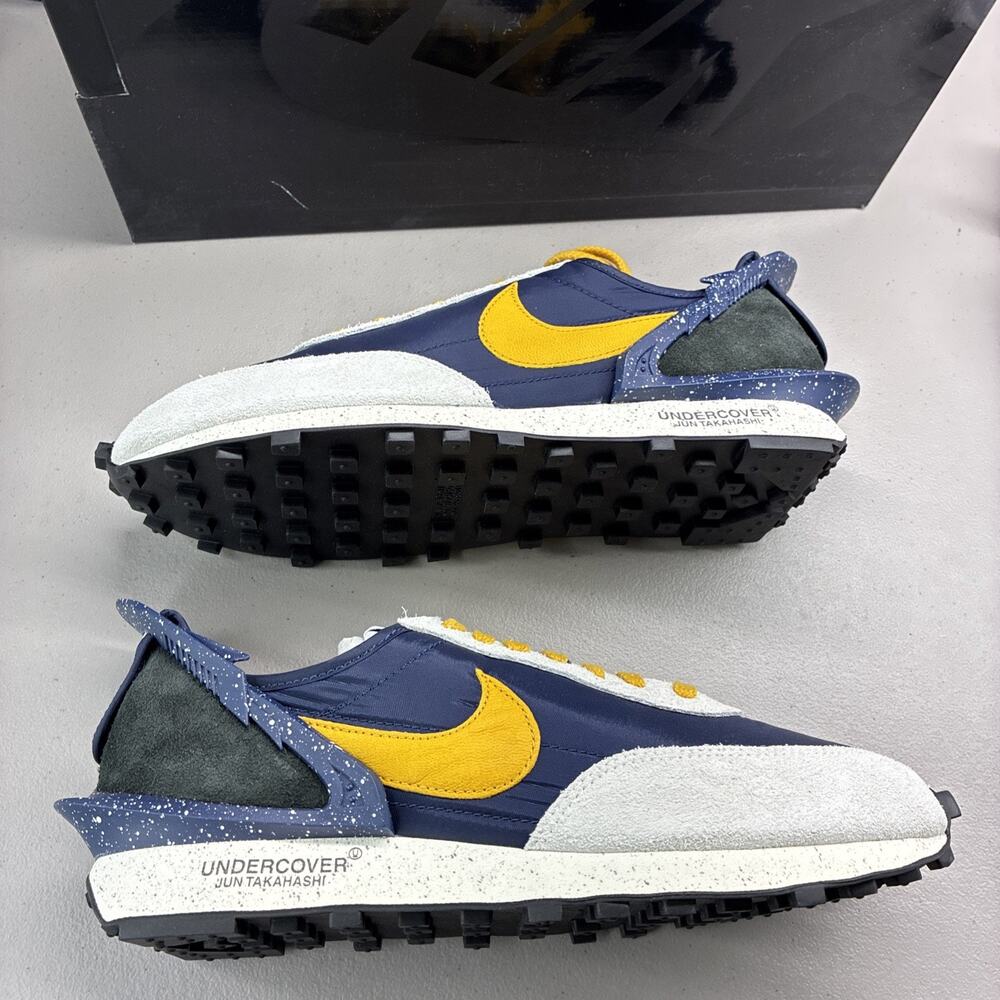 Nike Daybreak CJ3295-400 Obsidian Gold Shoes Men's New Size 11 Men /12.5 Women